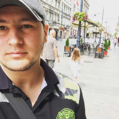 Yurii, 19 лет, хочет познакомиться