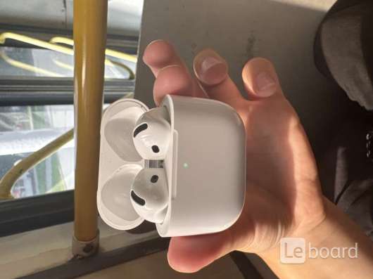 AirPods 4