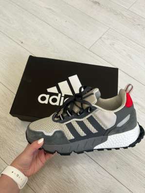 Кроссовки Adidas в Москве