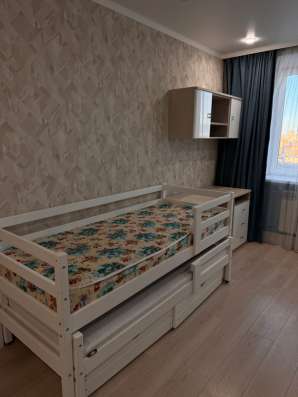 Продаю кровати с ящиками и матрасами