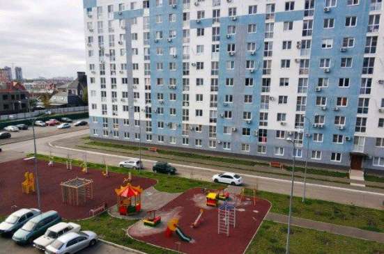 Продам двухкомнатную квартиру в Краснодар.Жилая площадь 61  кв.м.Этаж 5.Дом монолитный.