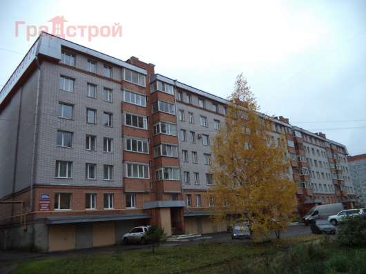 Продам трехкомнатную квартиру в Вологда.Жилая площадь 102,20  кв.м.Дом кирпичный.Есть Балкон.