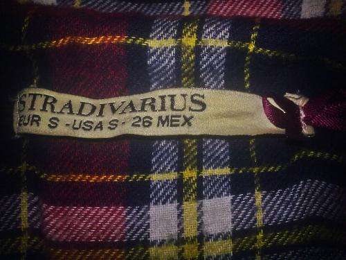 Стильное яркое пальто Stradivarius