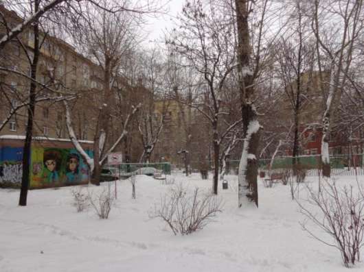 Продам однокомнатную квартиру в Москве. Жилая площадь 32 кв.м. Этаж 3. Дом кирпичный.