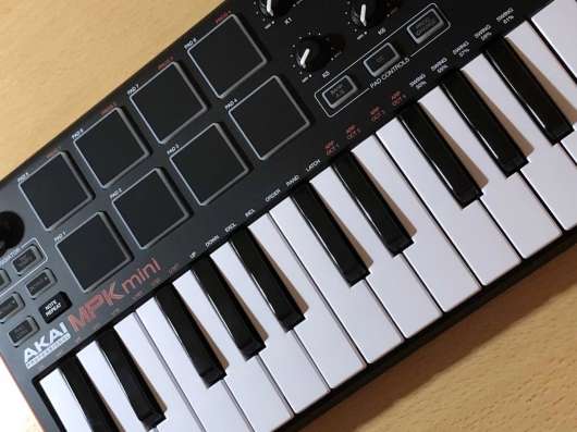Midi-клавиатура akai PRO MPK mini MK2 в Москве фото 3