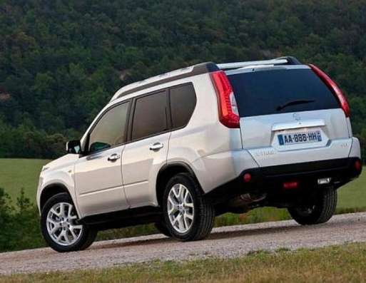 Nissan X-Trail (2015г) в Москве фото 4