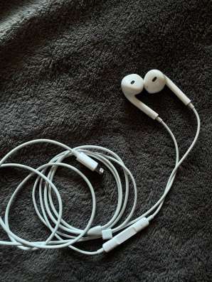 Оригинальные проводные наушники airpods 1500 в Мурманске