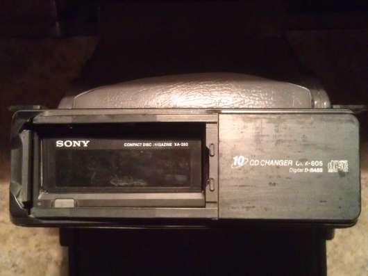 Продаётся CD CHANGER SONY CDX-605 10 DISC
