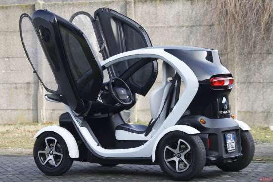 Электромобиль RENAULT TWIZY в Москве фото 15