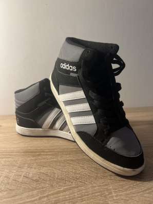 Кроссовки Adidas