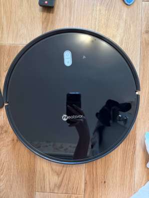 Продам робот-пылесос neatsvor x520