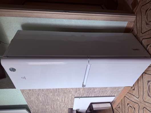 Продаю рабочий холодильник
