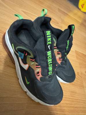 Кроссовки NIKE