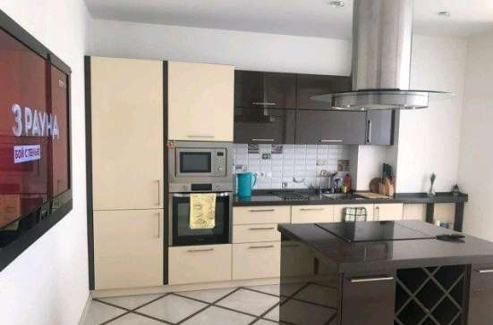 Продам трехкомнатную квартиру в Краснодар.Жилая площадь 89  кв.м.Этаж 13.Дом монолитный. в Краснодаре