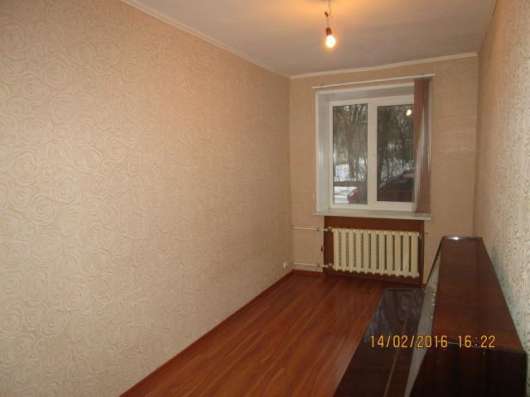 Продам трехкомнатную квартиру в Воскресенске. Жилая площадь 55 кв.м. Этаж 1.