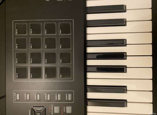 MIDI-клавиатура AKAI MPK 261 в Санкт-Петербурге фото 4