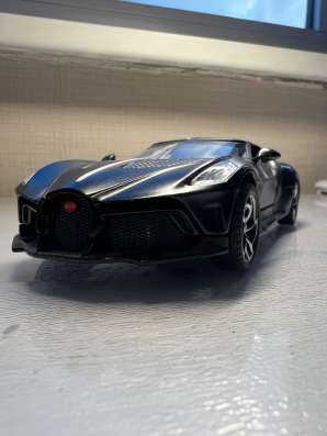 Bugatti черная