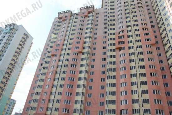 Продам трехкомнатную квартиру в Красногорске. Жилая площадь 96 кв.м. Этаж 22. Дом панельный.