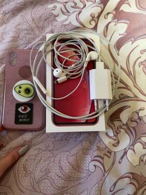 Продам IPhone Xr red 64gb на гарантии