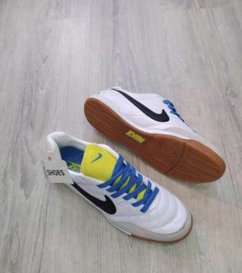 Футзалки Nike