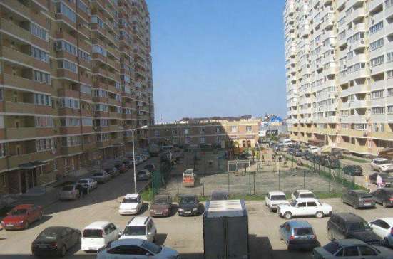 Продам трехкомнатную квартиру в Краснодар.Жилая площадь 81  кв.м.Этаж 2.Дом кирпичный.