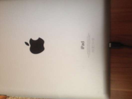 Продаю Планшет Apple iPad Air 32Gb Wi-Fi + Cellula в Ижевске
