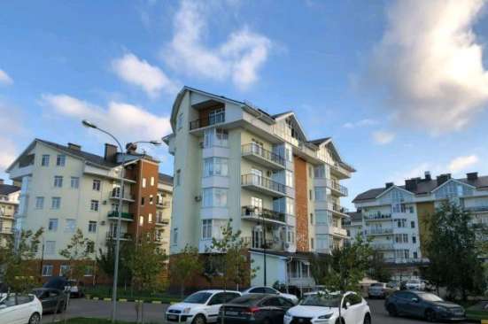 Продам трехкомнатную квартиру в Краснодар.Жилая площадь 87  кв.м.Этаж 1.
