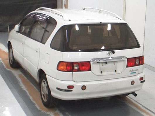 Toyota Ipsum в Владивостоке