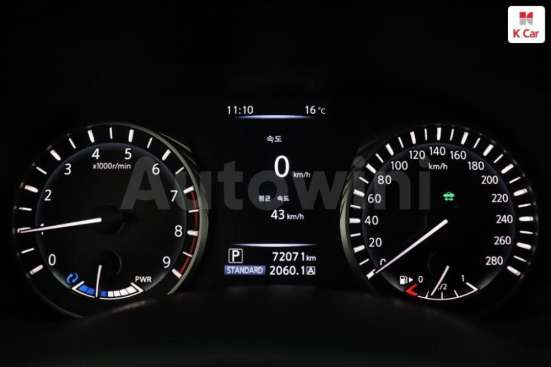Infiniti Q50 в Владивостоке фото 9