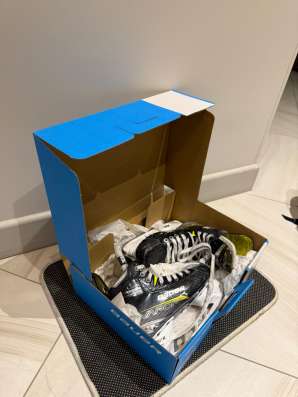 Продаю коньки Bauer в Москве
