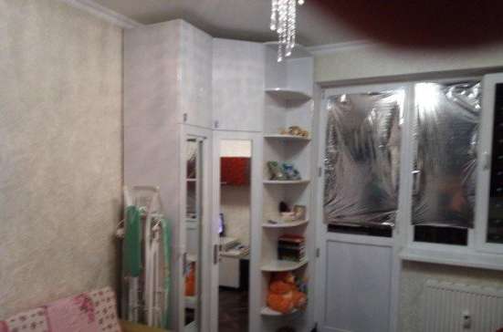 Продам однокомнатную квартиру в Краснодар.Жилая площадь 38  кв.м.Этаж 13.Дом монолитный.
