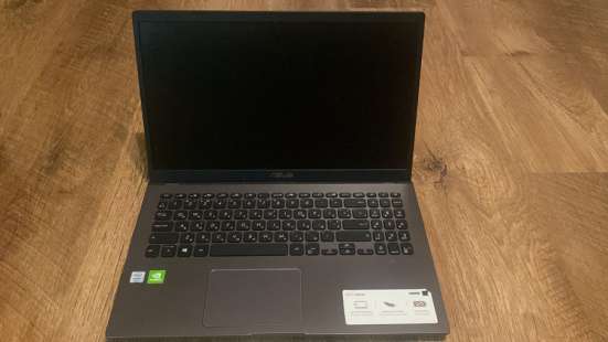Ноутбук ASUS в полностью рабочем состоянии