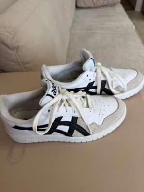 Кроссовки ASICS