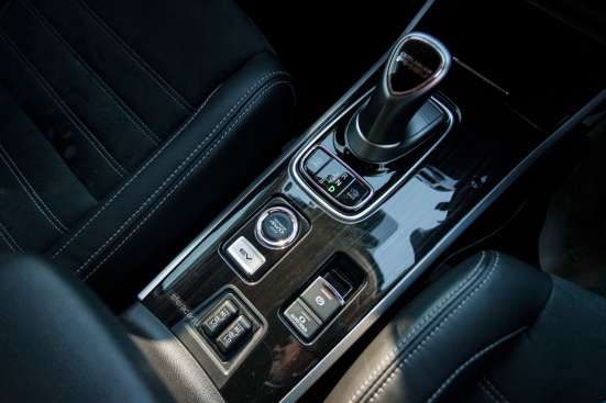 MITSUBISHI OUTLANDER PHEV GG2W в Хабаровске фото 12
