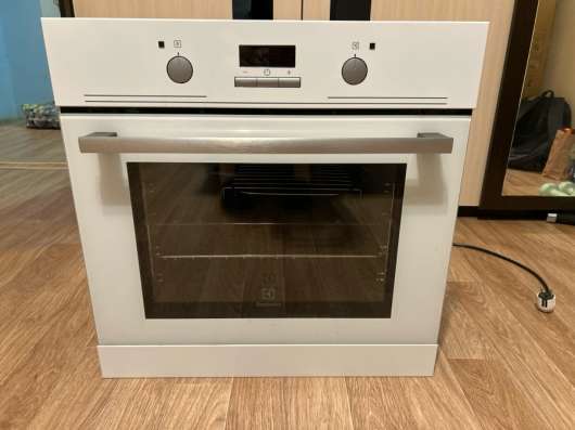 Духовой шкаф Electrolux с грилем