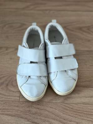 Продаю кроссовки Lacoste на липучках