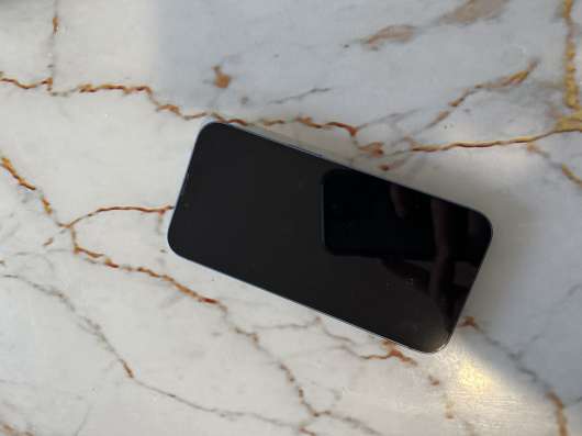 iPhone 13 128гб eSIM