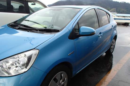 Toyota Aqua гибридный хетчбек в Москве фото 4