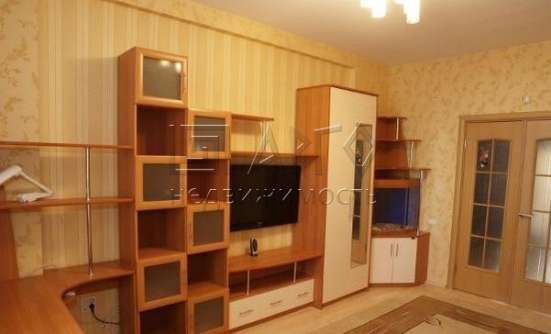 Сдам комнату в Санкт-Петербурге. Жилая площадь 40 кв.м.