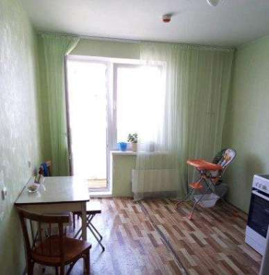 Продам трехкомнатную квартиру в Краснодар.Жилая площадь 85  кв.м.Этаж 12.