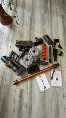 Моющий пылесос Dyson