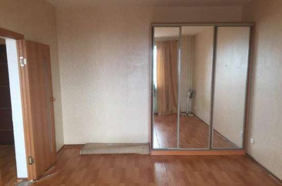 Продам однокомнатную квартиру в Краснодар.Жилая площадь 42  кв.м.Этаж 13.Дом кирпичный.