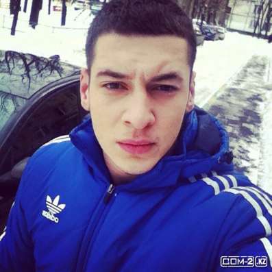 Дмитрий, 19 лет, хочет познакомиться