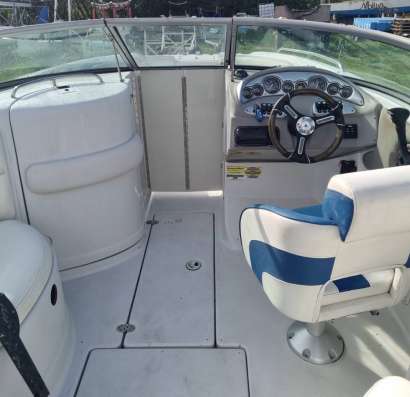 Crownline 250 BR (Bowrider) в Москве фото 3