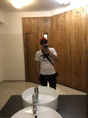 Yaroslav, 20 лет, хочет пообщаться
