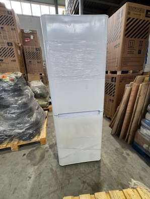 Продам холодильник Indesit