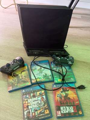 Продаю PlayStation 4 Pro в Красноярске фото 3