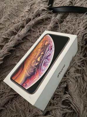 Продам телефон iPhone xs64гб в отличном состоянии
