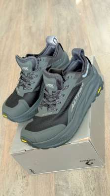 Кроссовки Altra