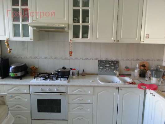 Продам трехкомнатную квартиру в Вологда.Жилая площадь 80  кв.м.Этаж 3.Дом кирпичный.